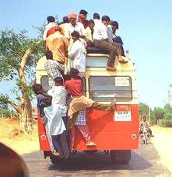 storia-sima-simona-vignali-autobus-india-retro