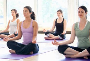 esercizi yoga benefici meditazione simona vignali milano treviso