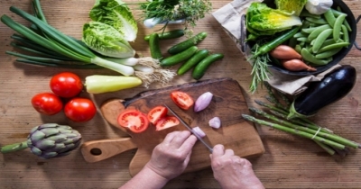 La cucina crudista vegana è la soluzione trendy per dimagrire velocemente