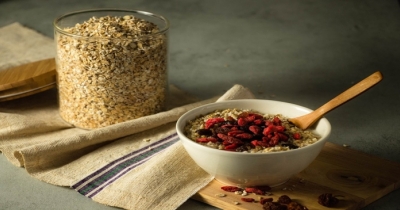 Mangia porridge proteico di avena ogni giorno e dimagrisci mangiando