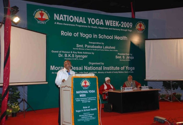 Yoga e Naturopatia: nuove istituzioni in India